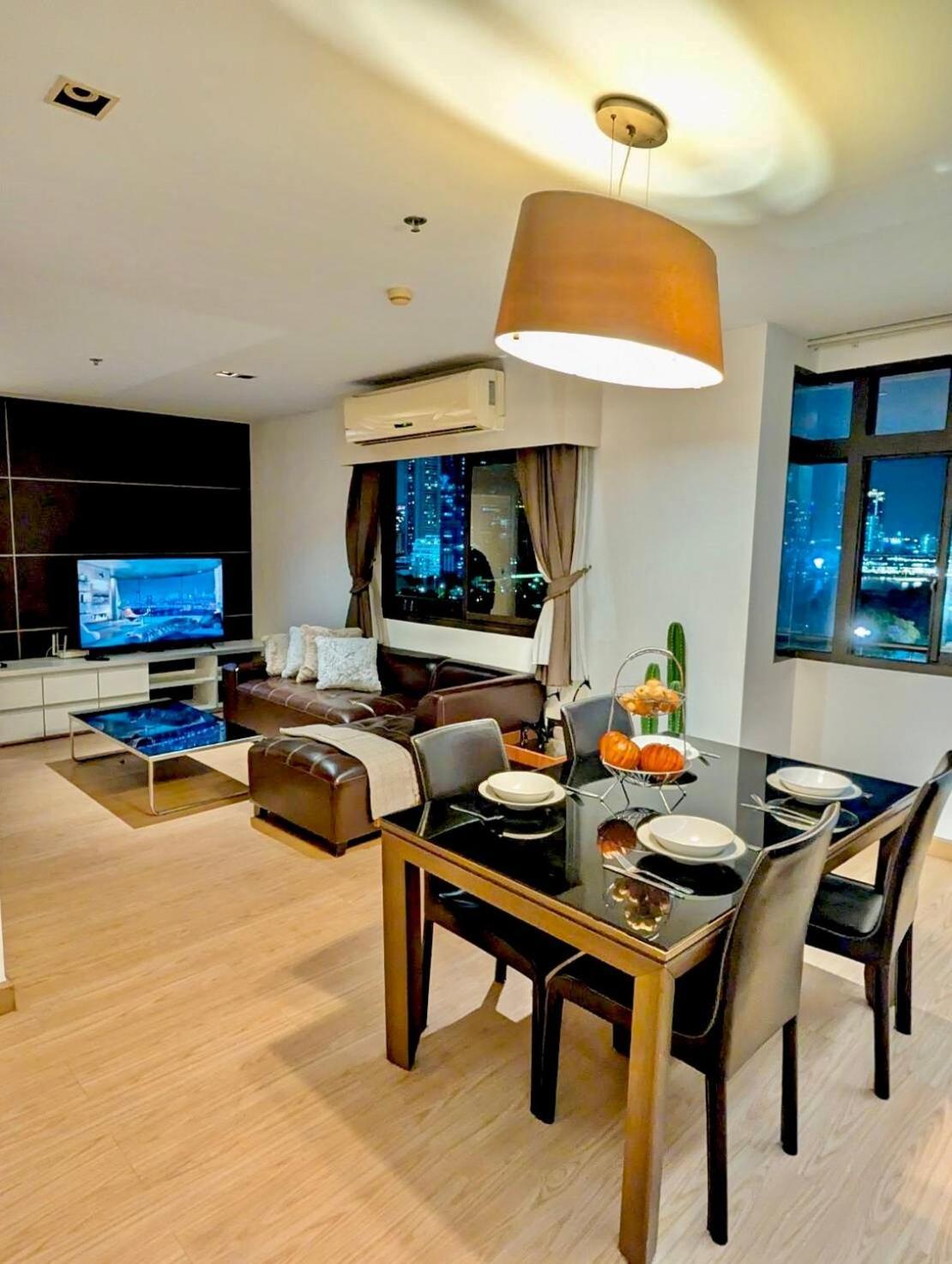 High Floor Great View 2br 2ba 3 Mins To Nana Bts Căn hộ Bangkok