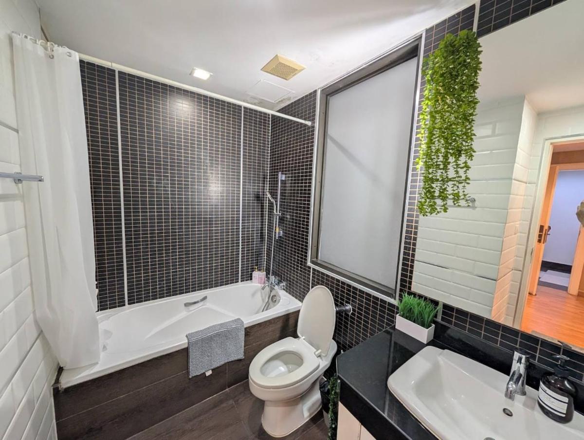 High Floor Great View 2br 2ba 3 Mins To Nana Bts Căn hộ *