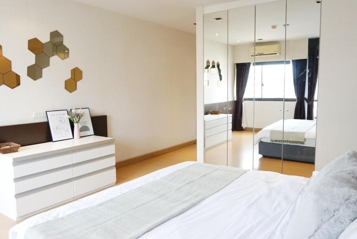 High Floor Great View 2br 2ba 3 Mins To Nana Bts Căn hộ Bangkok